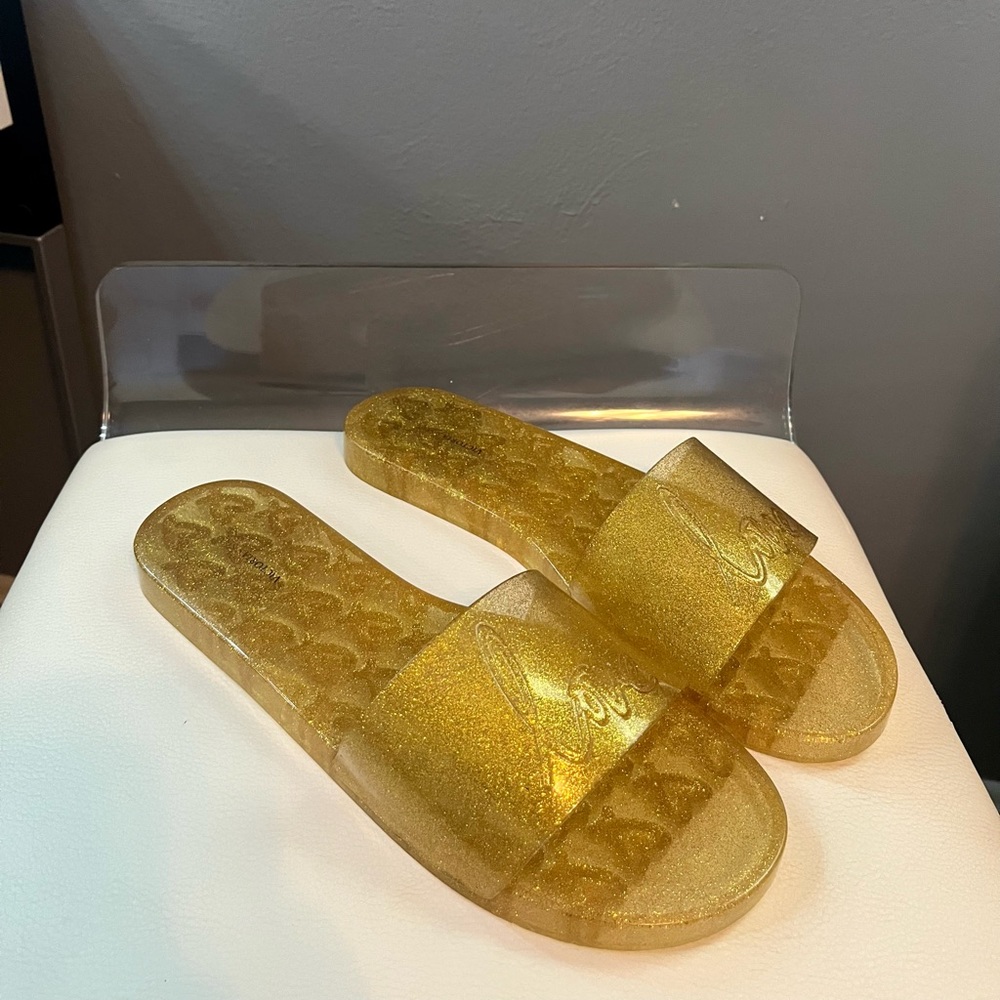 Victoria’s Secret Love💛Slides✨
